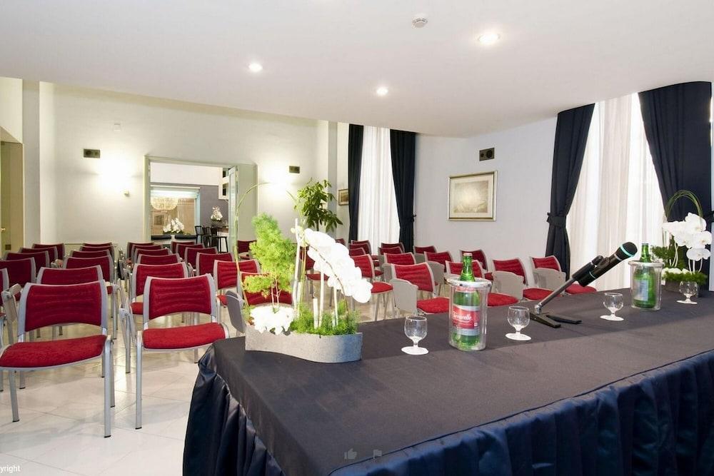 Hotel Stabia Кастелламмаре-ди-Стабия Экстерьер фото