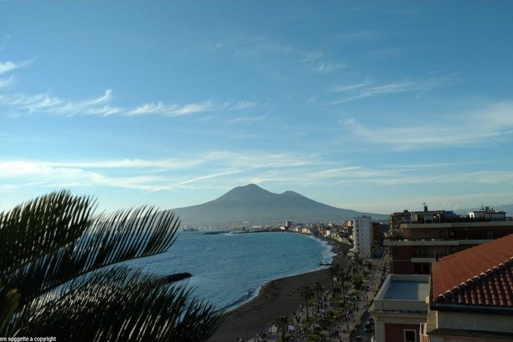 Hotel Stabia Кастелламмаре-ди-Стабия Экстерьер фото