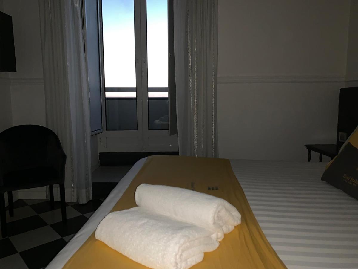 Hotel Stabia Кастелламмаре-ди-Стабия Экстерьер фото